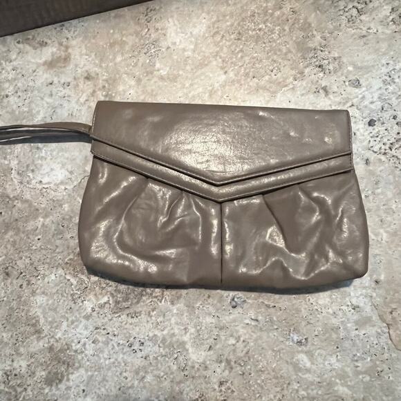 Vintage Soft Faux Leather Taupe Clutch Handbag with Snaplock Closure Wrist Purse - Picture 2 of 13